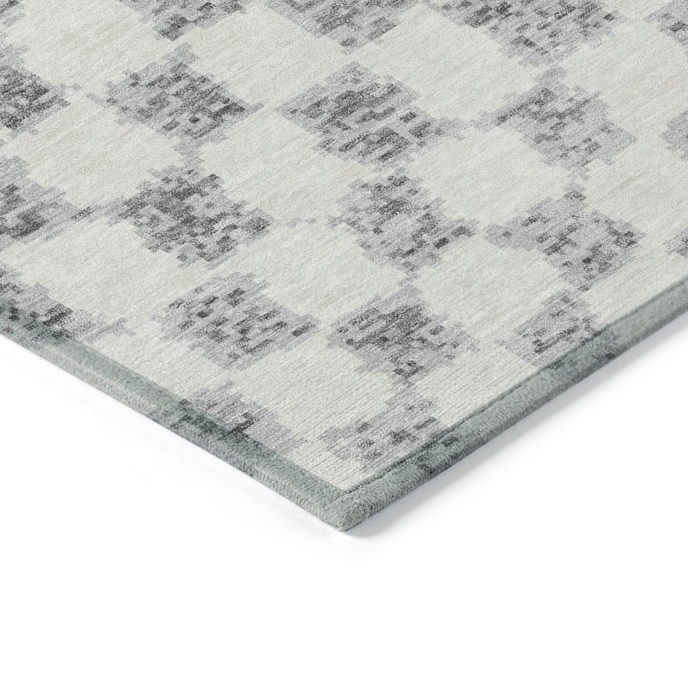 Machine Washable Indoor/Outdoor Chantille Gray 5' x 7'6" Rug. Picture 3