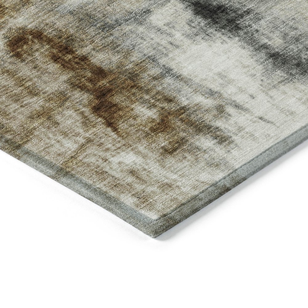 Machine Washable Indoor/Outdoor Chantille Taupe 5' x 7'6" Rug. Picture 3