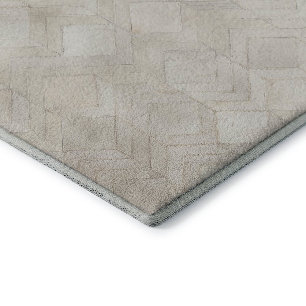 Premium Machine Washable Mayfield  Ivory 5' x 7'6" Rug. Picture 3