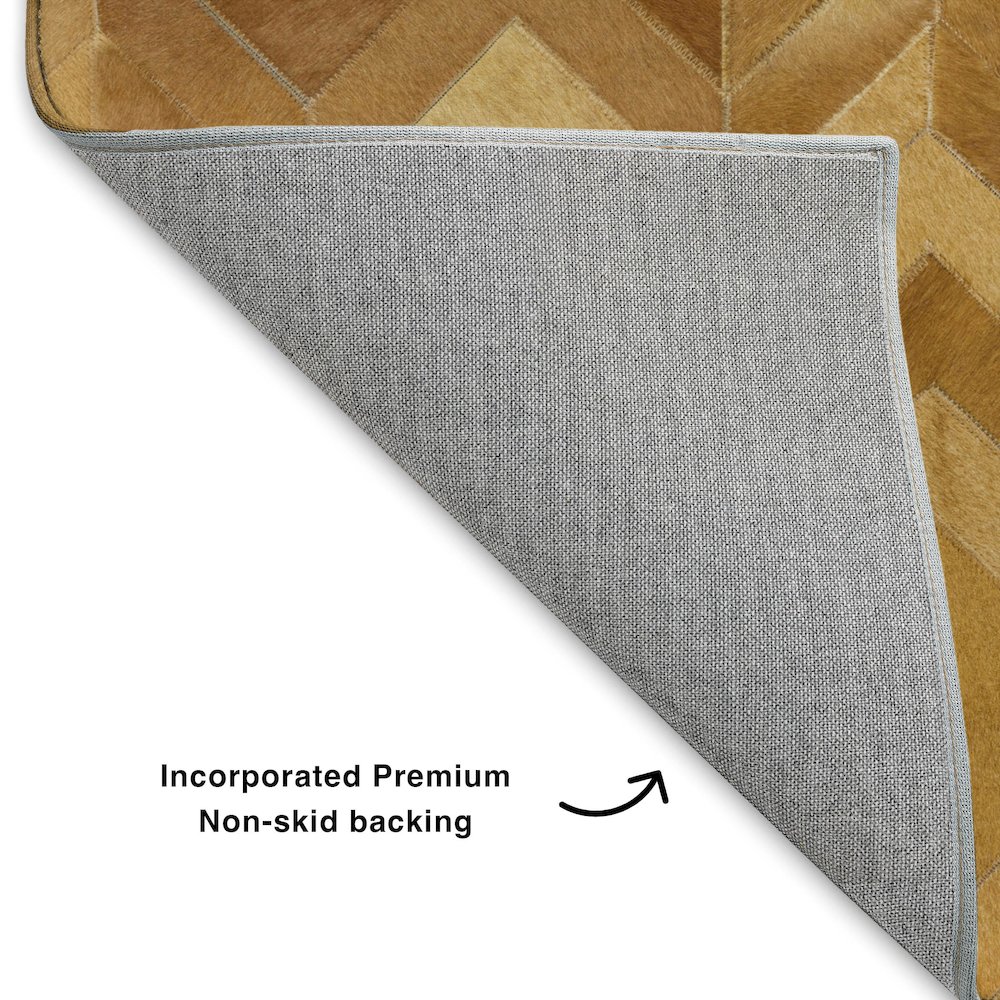 Luxury Washable Indoor/Outdoor Bozeman Rust 5' x 7'6" Rug. Picture 4