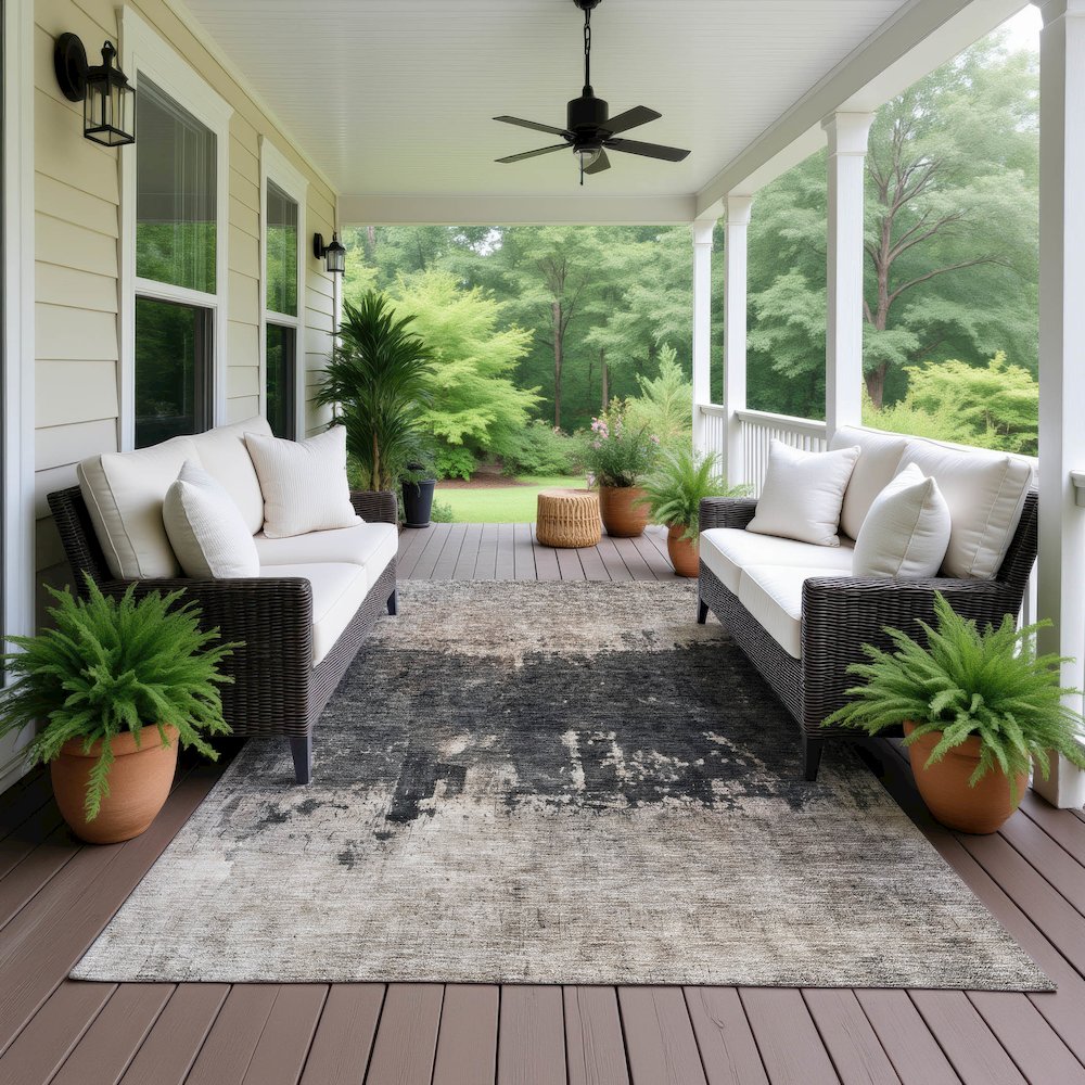 Indoor/Outdoor Nouveau Taupe 9' x 12' Rug. Picture 6