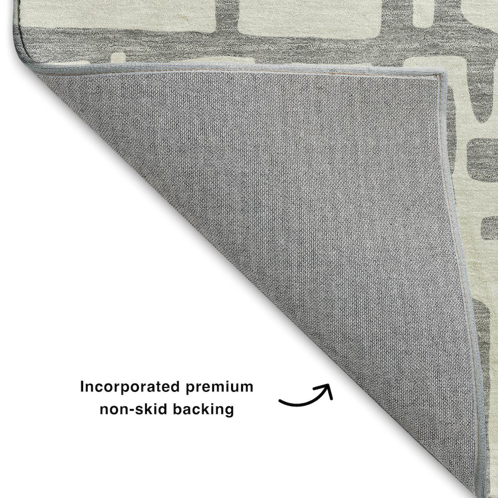 Luxury Washable Indoor/Outdoor The Reserve Gray 5' x 7'6" Rug. Picture 4