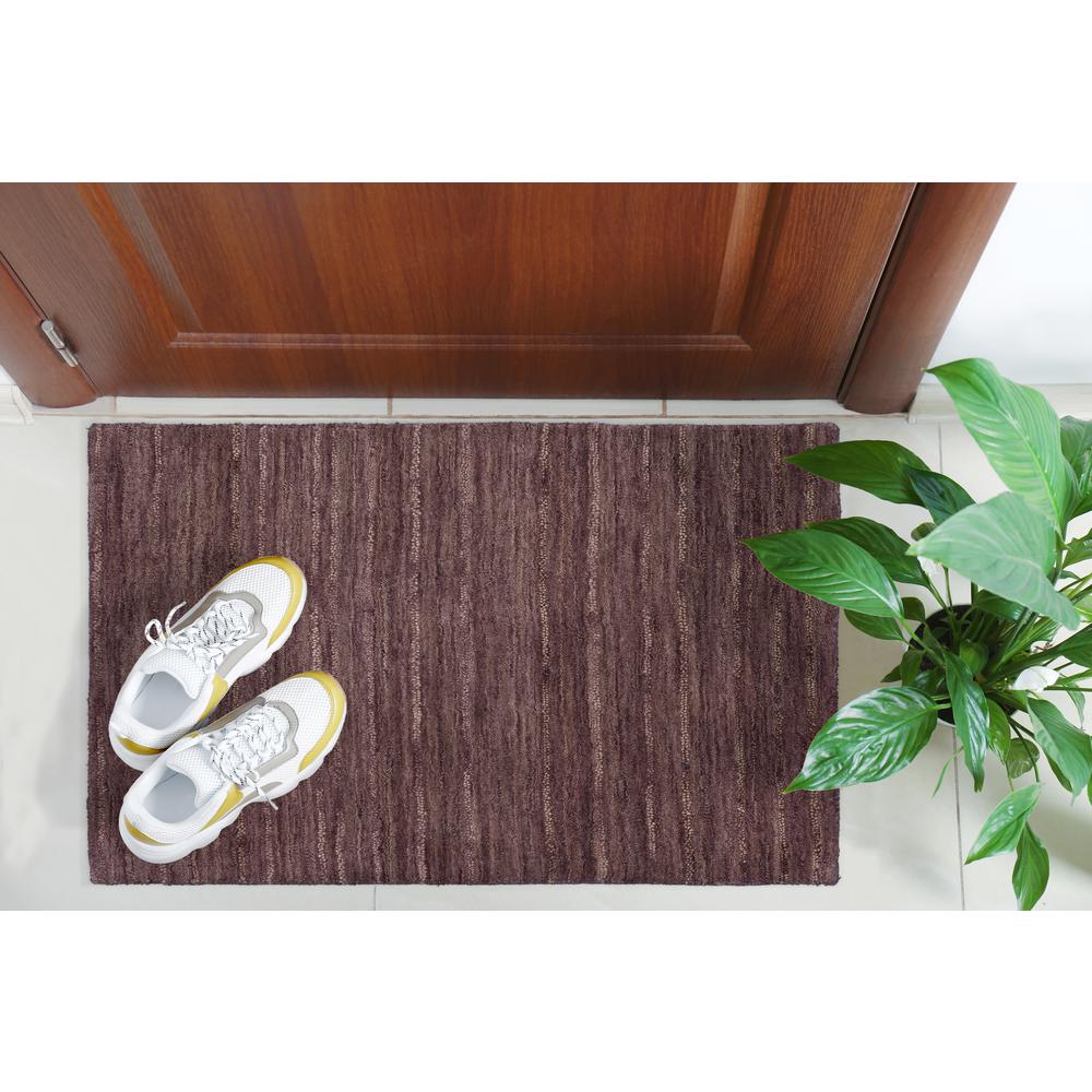 Rafia RF100 Plum 2' x 3' Rug. Picture 2