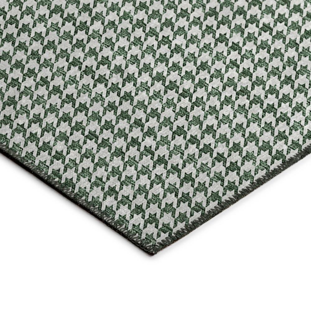 Indoor/Outdoor Hinton HN1 Green Washable 3' x 5' Rug. Picture 2