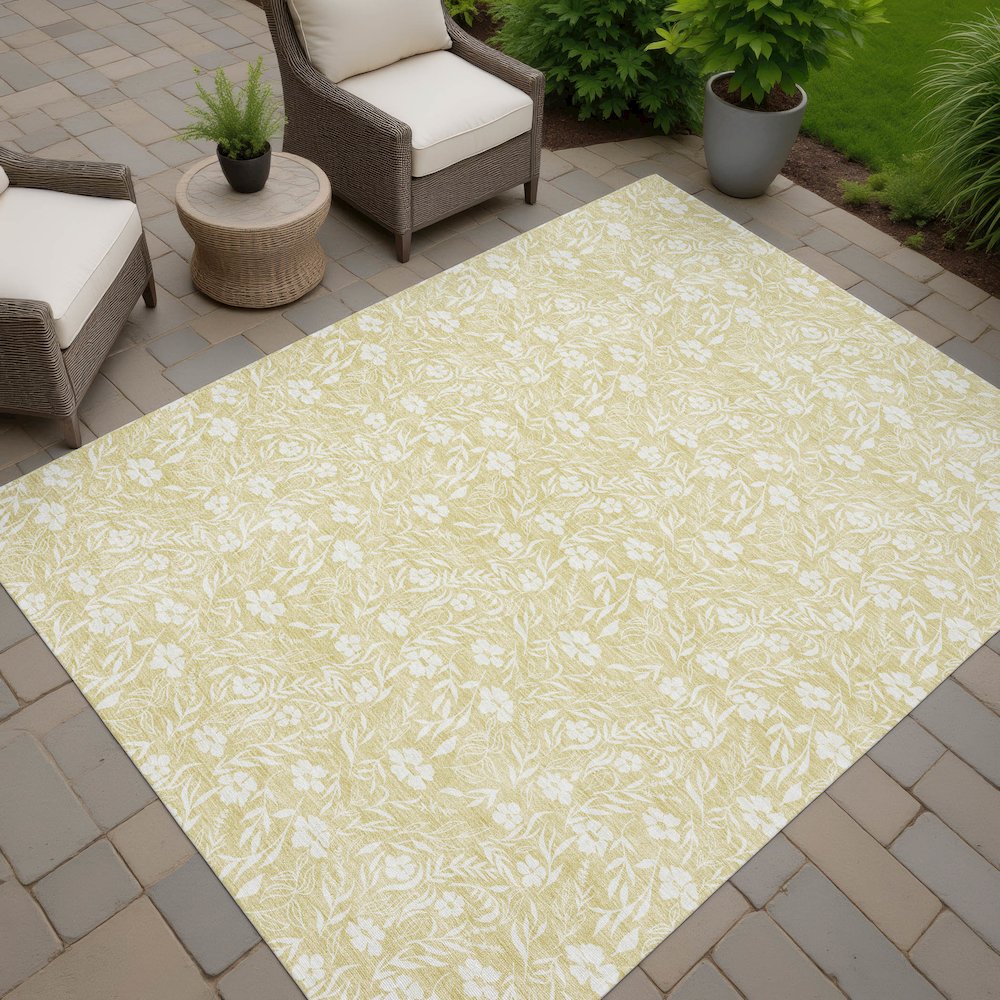 Luxury Washable Indoor/Outdoor Soft Essentials SE4 Gold 10' x 14' Rug. Picture 7