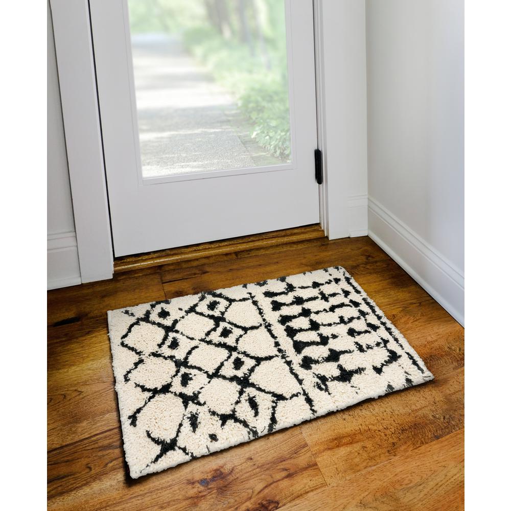 Marquee MQ2 Ivory/Midnight 1'8" x 2'6" Rug. Picture 2