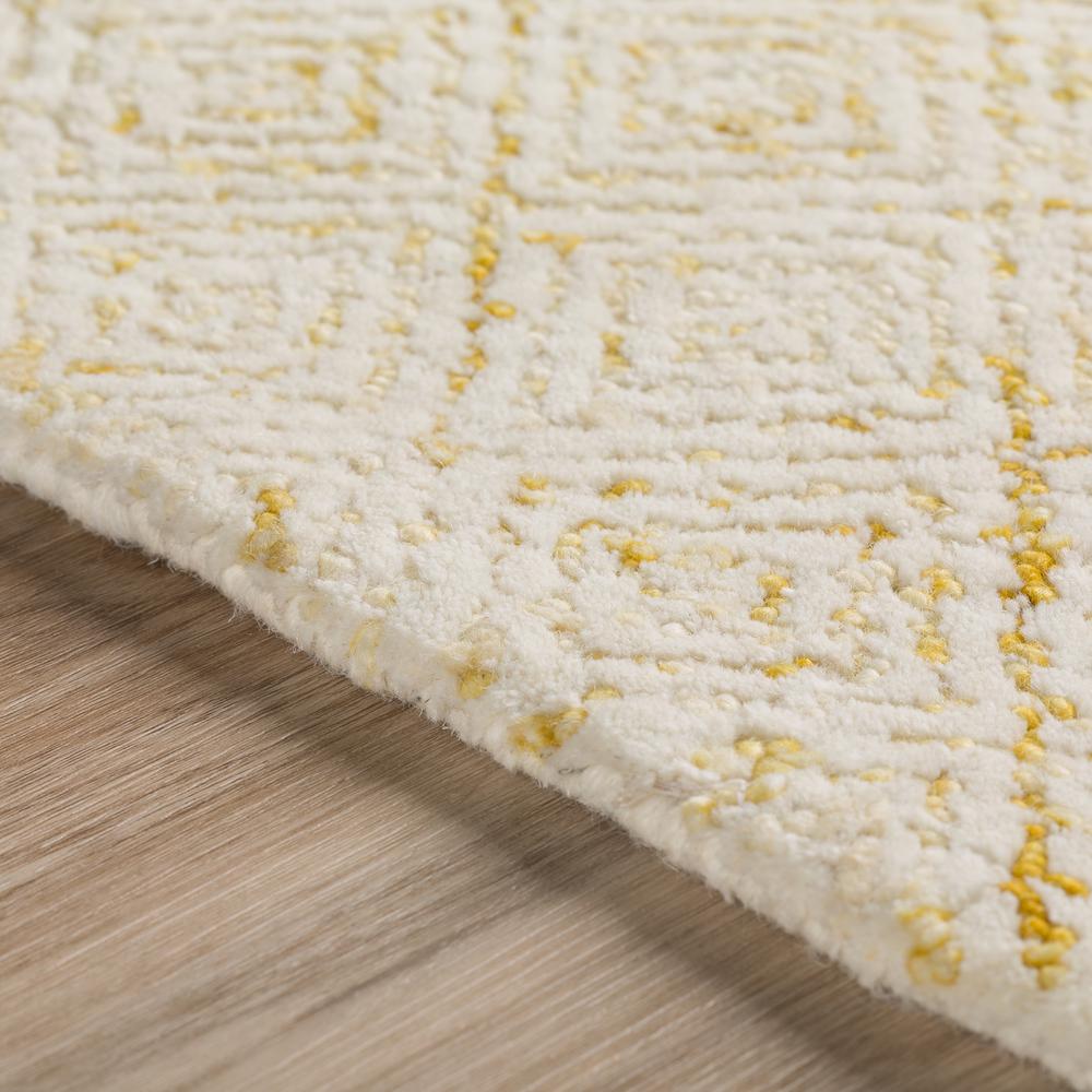 Zoe ZZ1 Gold 2' x 3' Rug. Picture 11