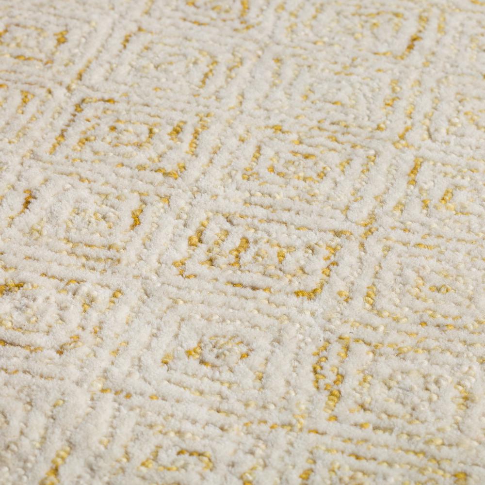 Zoe ZZ1 Gold 2' x 3' Rug. Picture 8