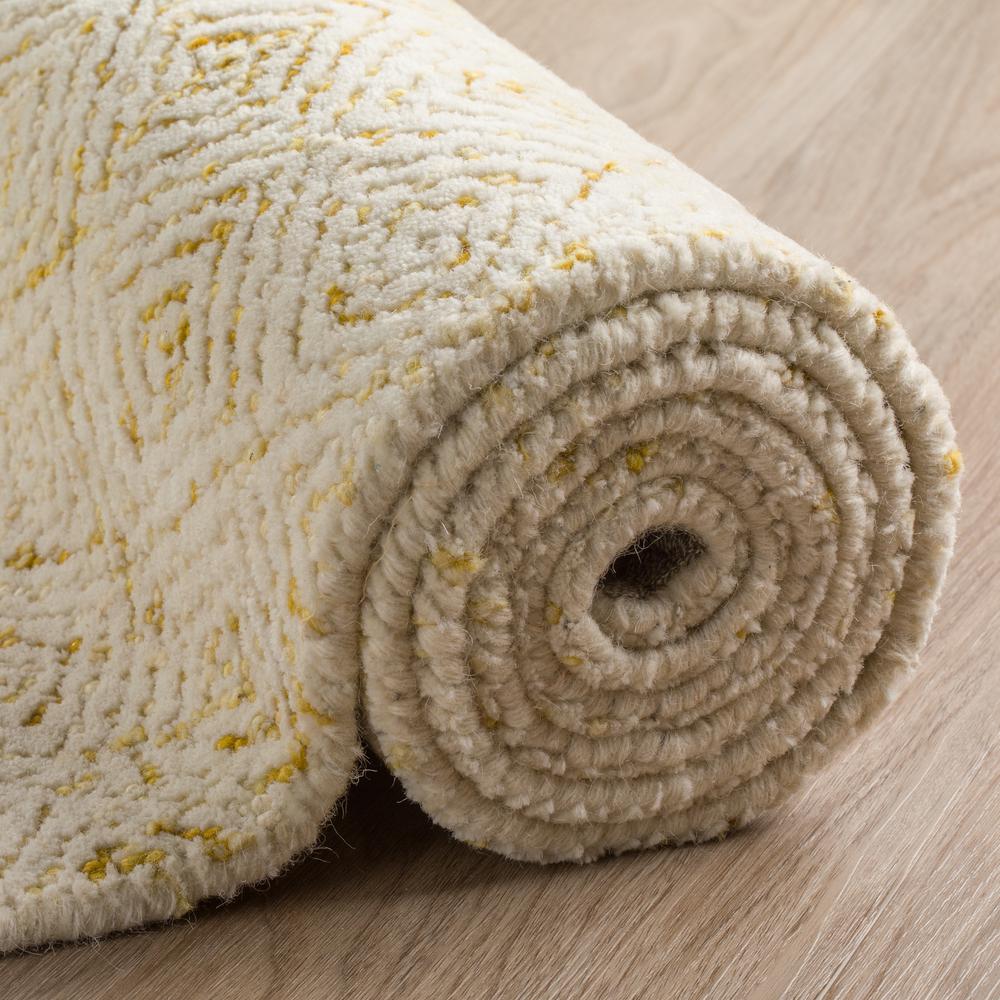 Zoe ZZ1 Gold 2' x 3' Rug. Picture 10