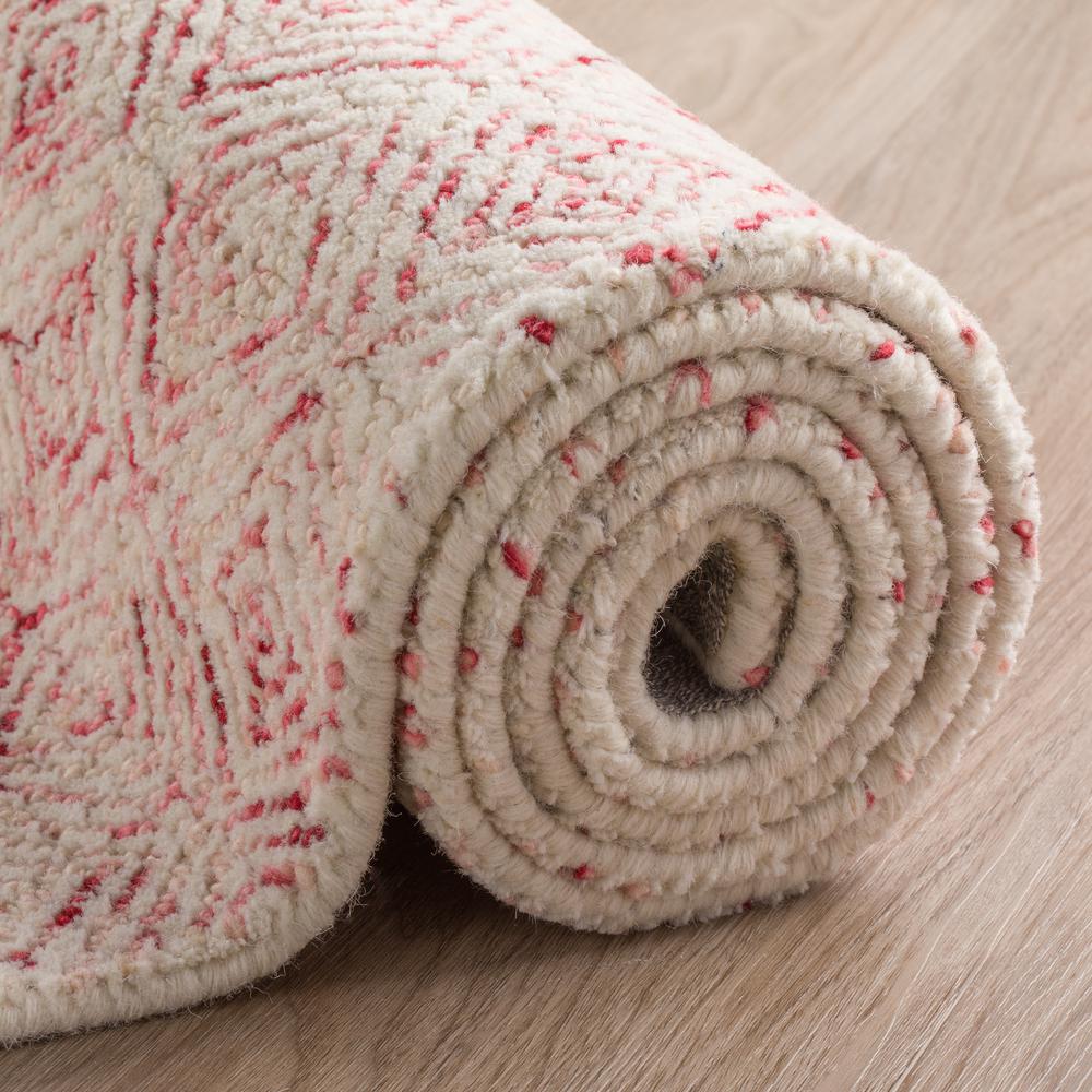 Zoe ZZ1 Punch 2' x 3' Rug. Picture 10