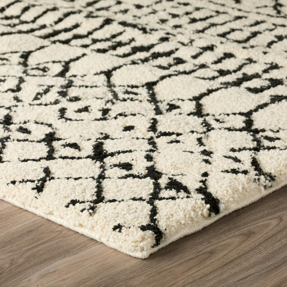 Marquee MQ2 Ivory/Midnight 1'8" x 2'6" Rug. Picture 4