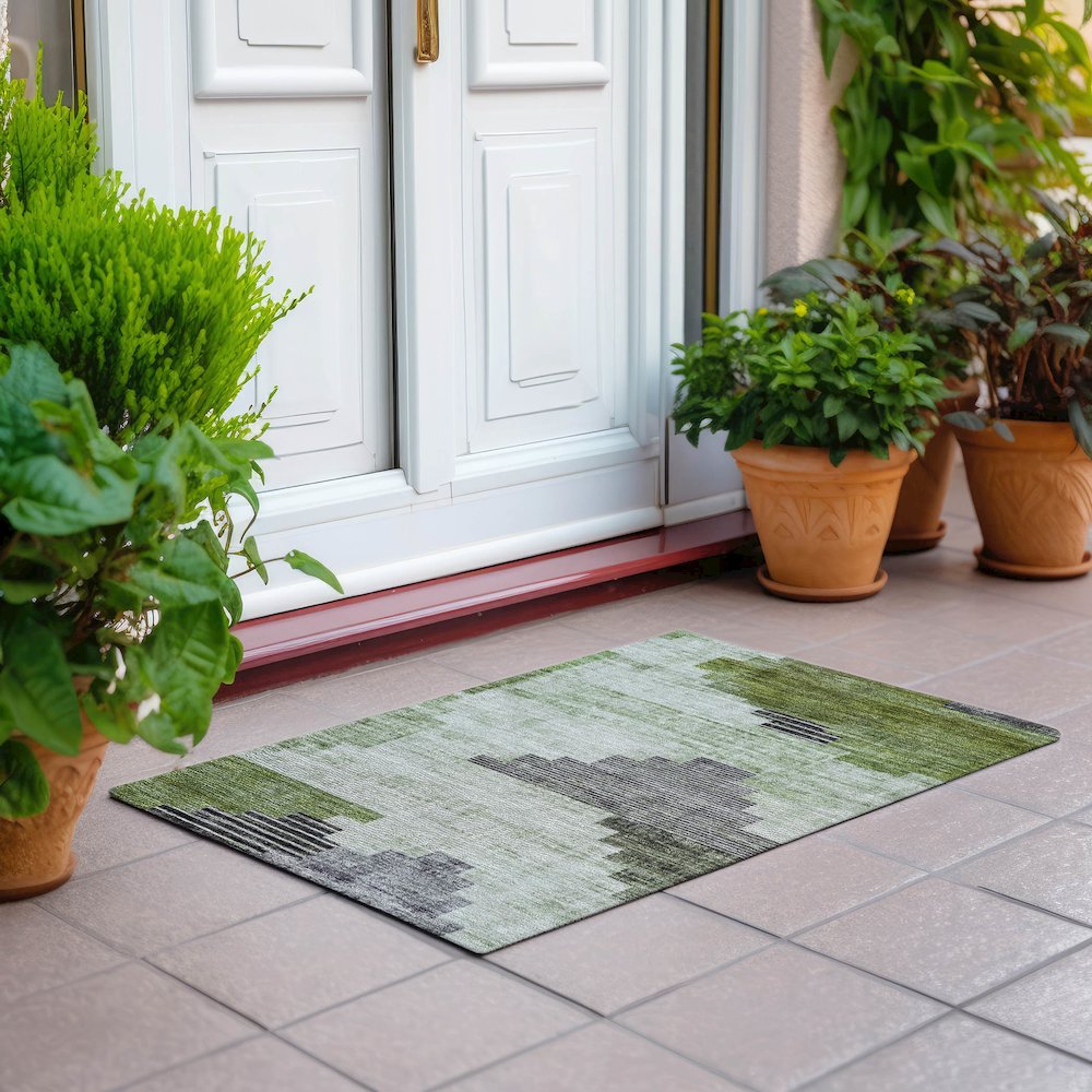 Machine Washable Indoor/Outdoor Chantille Fern 1'8" x 2'6" Rug. Picture 6