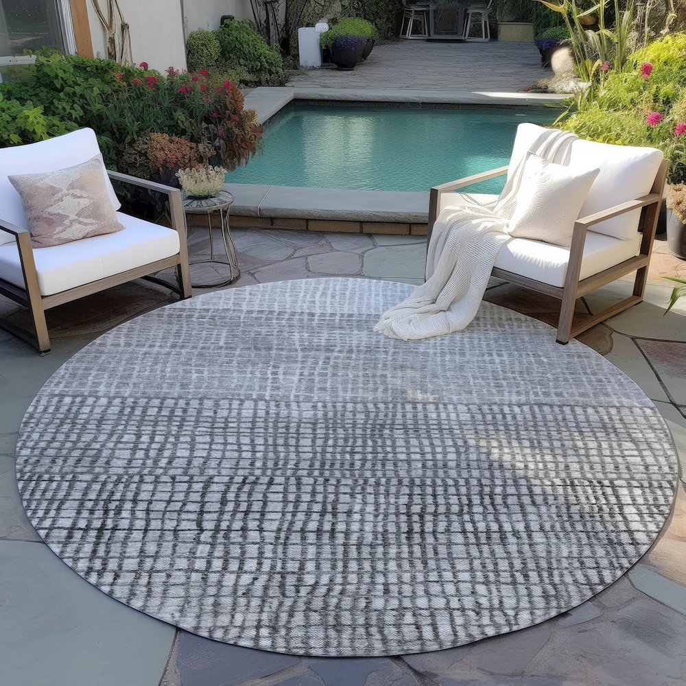 Machine Washable Indoor/Outdoor Chantille Gray 8' x 8' Round Rug. Picture 6