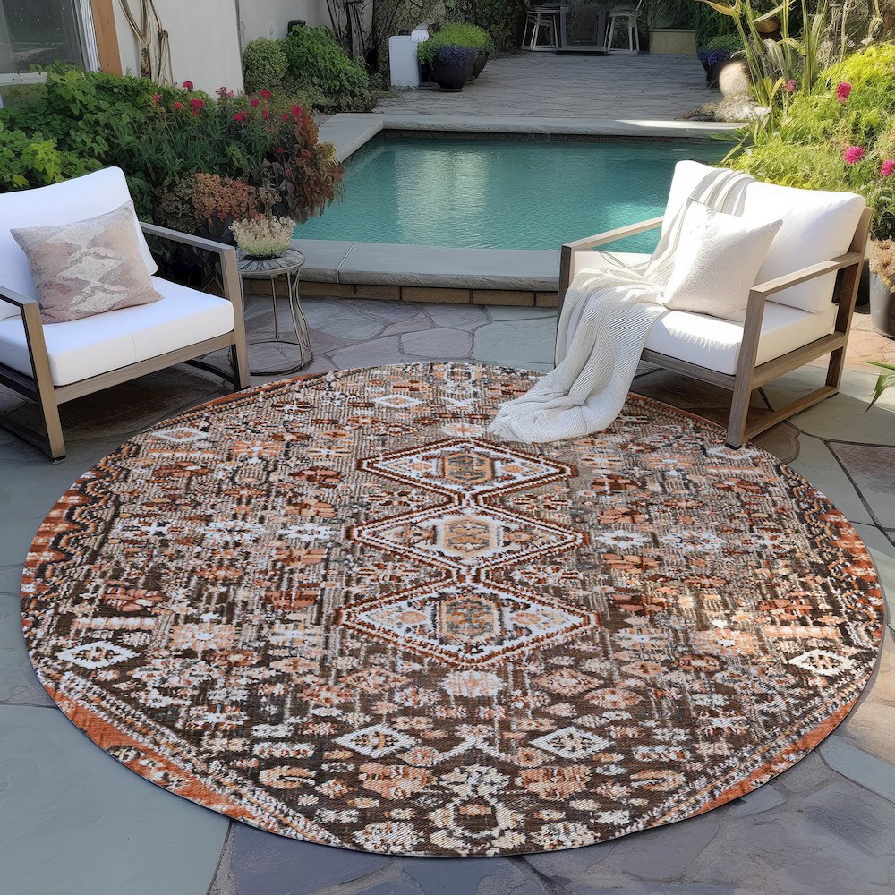 Machine Washable Indoor/Outdoor Chantille Fudge 8' x 8' Round Rug. Picture 6