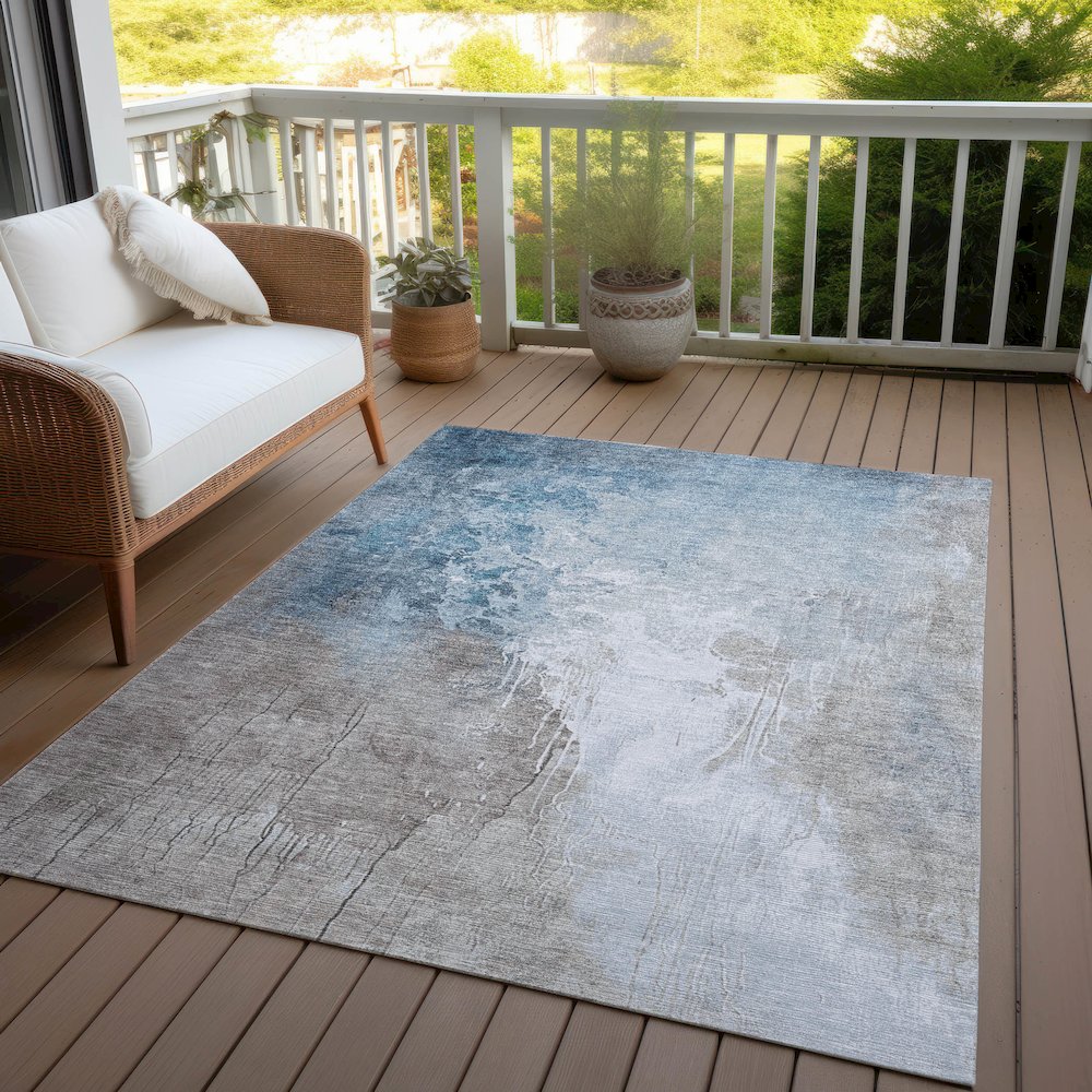 Machine Washable Indoor/Outdoor Chantille Denim 2'6" x 3'10" Rug. Picture 7