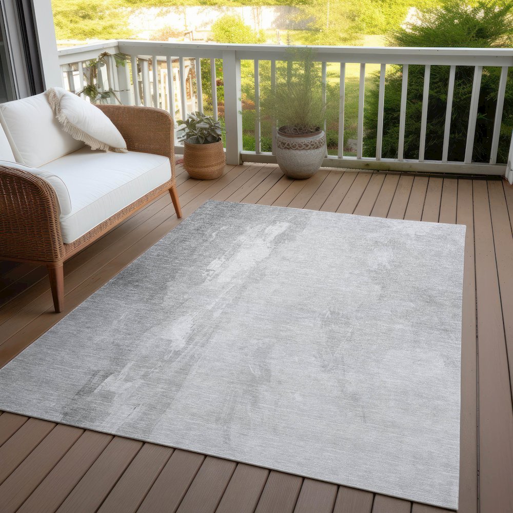 Machine Washable Indoor/Outdoor Chantille Gray 2'6" x 3'10" Rug. Picture 7
