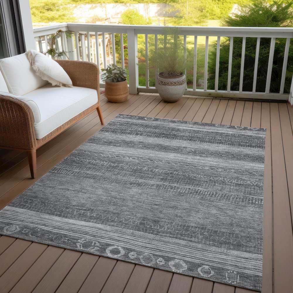 Machine Washable Indoor/Outdoor Chantille Gray 2'6" x 3'10" Rug. Picture 7