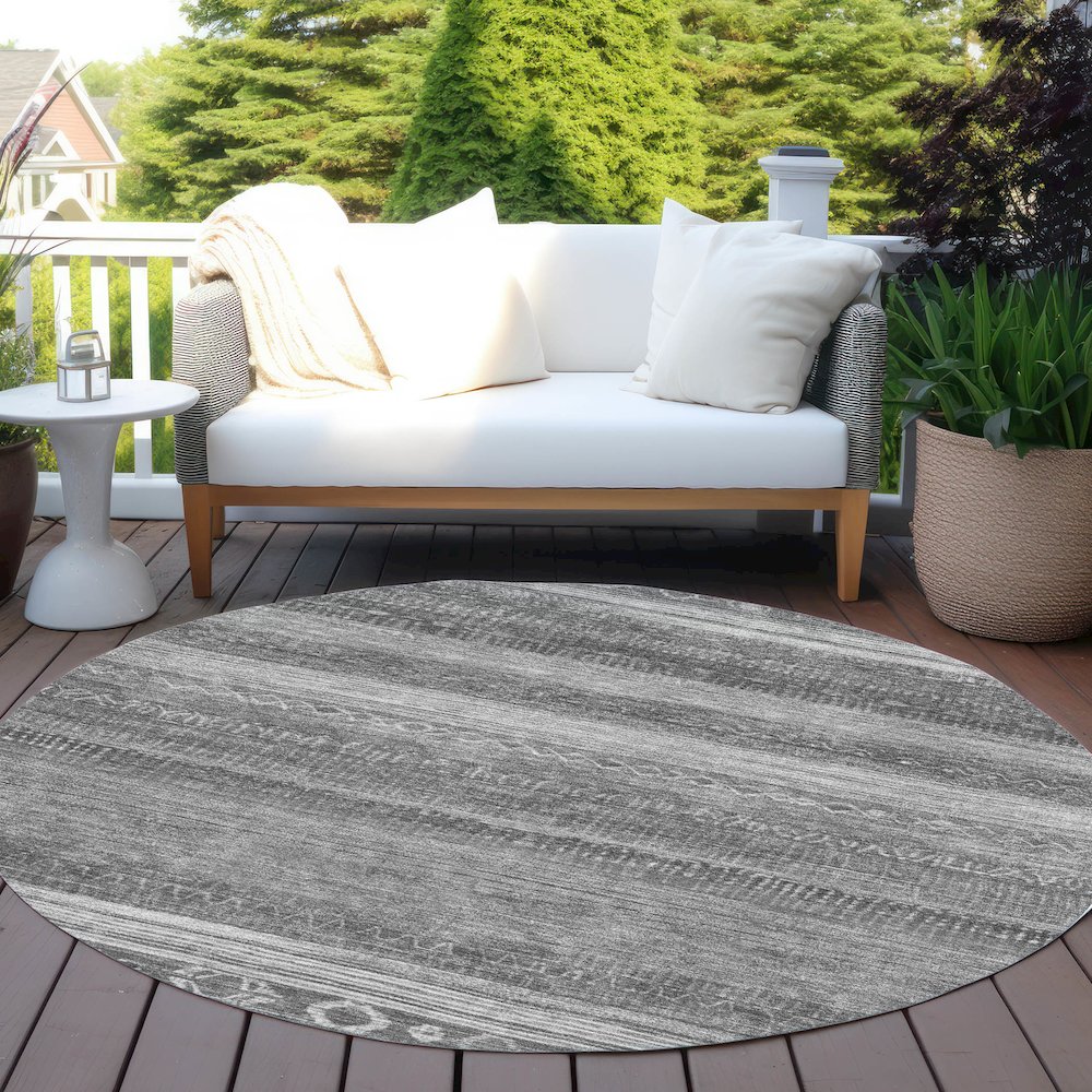 Machine Washable Indoor/Outdoor Chantille Gray 8' x 8' Round Rug. Picture 6