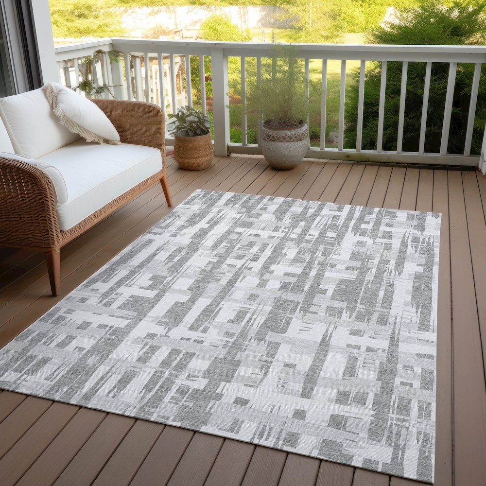 Machine Washable Indoor/Outdoor Chantille Gray 2'6" x 3'10" Rug. Picture 7