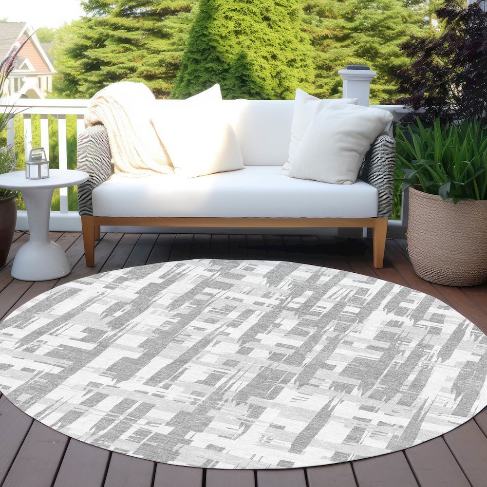 Machine Washable Indoor/Outdoor Chantille Gray 8' x 8' Round Rug. Picture 6