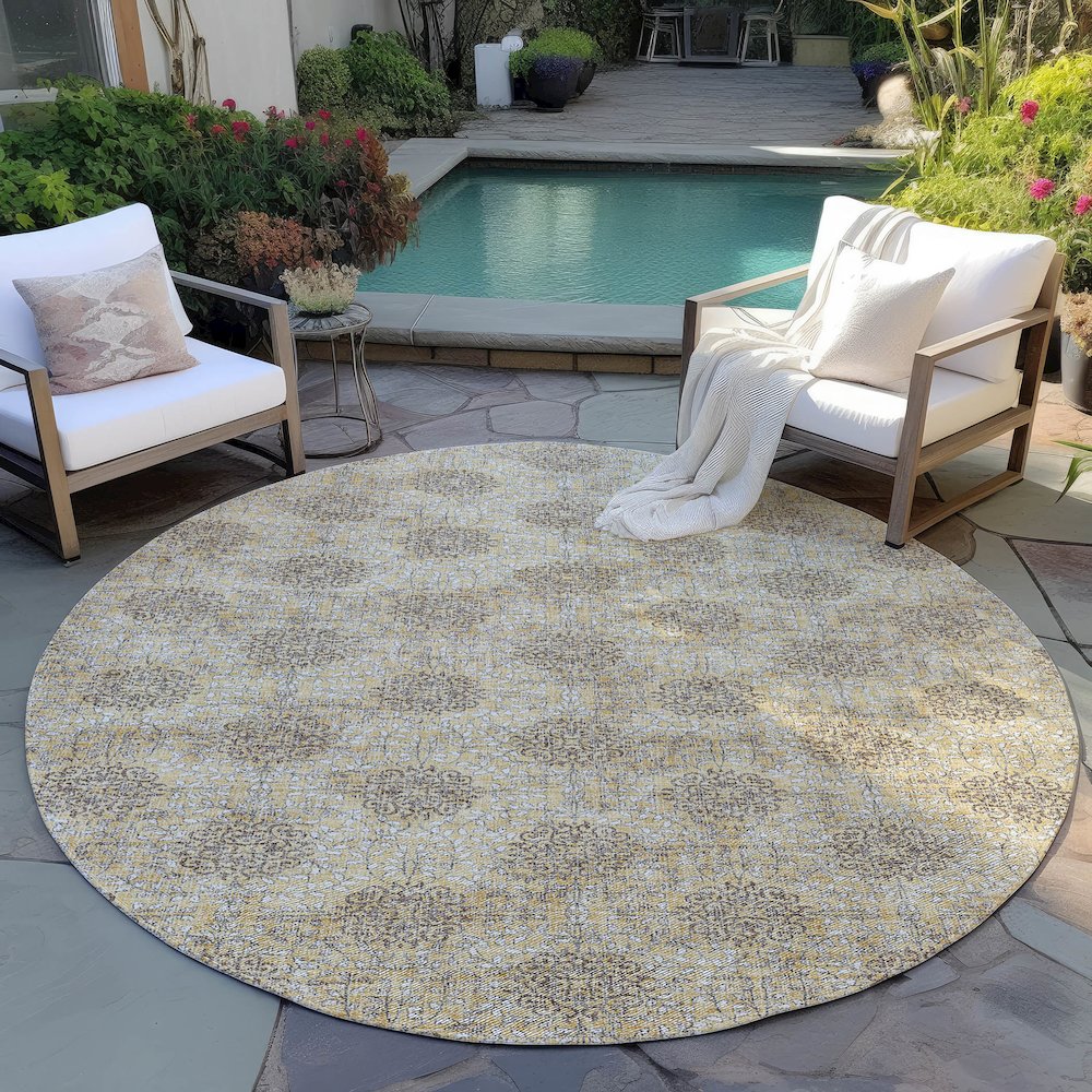 Machine Washable Indoor/Outdoor Chantille Gold 8' x 8' Round Rug. Picture 6