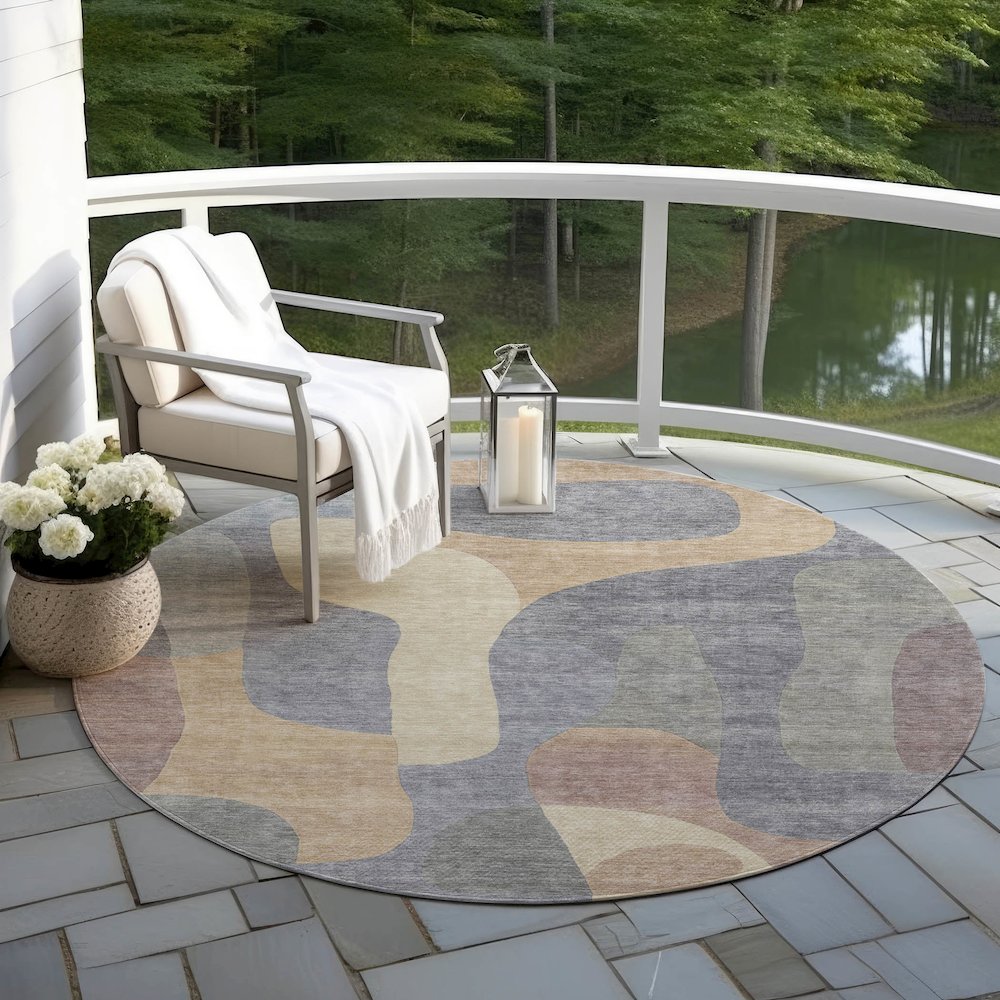 Machine Washable Indoor/Outdoor Chantille Gray 8' x 8' Round Rug. Picture 6