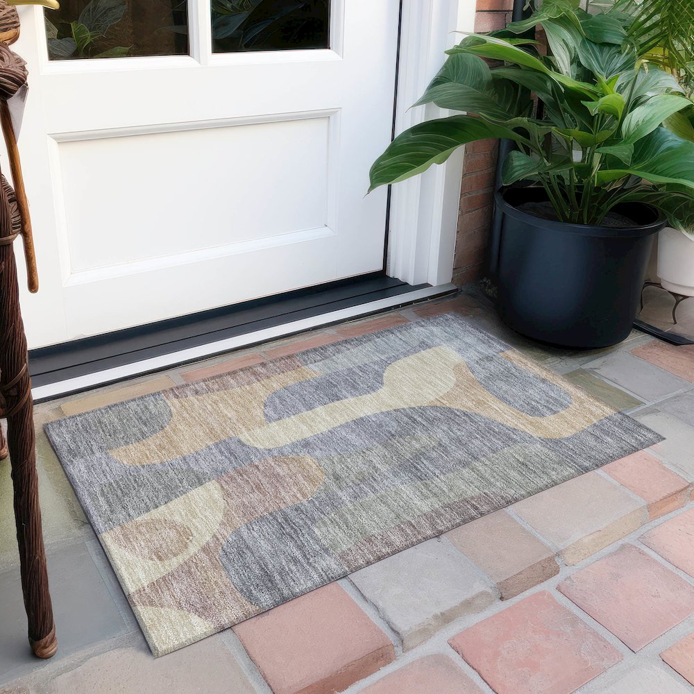 Machine Washable Indoor/Outdoor Chantille Gray 1'8" x 2'6" Rug. Picture 6