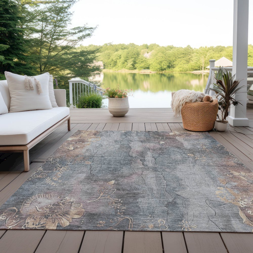Machine Washable Indoor/Outdoor Chantille Gray 2'6" x 3'10" Rug. Picture 7