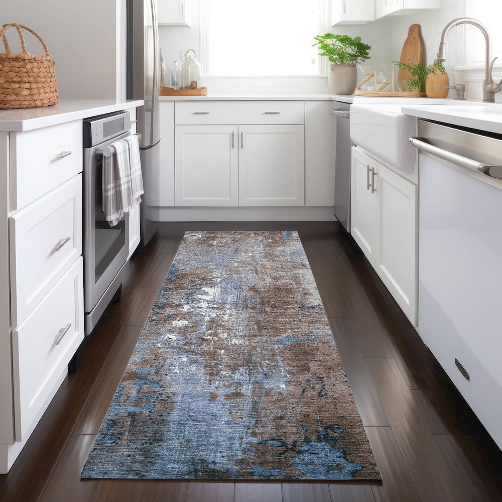 Machine Washable Indoor/Outdoor Chantille Coffee 2'3" x 7'6" Runner Rug. Picture 5