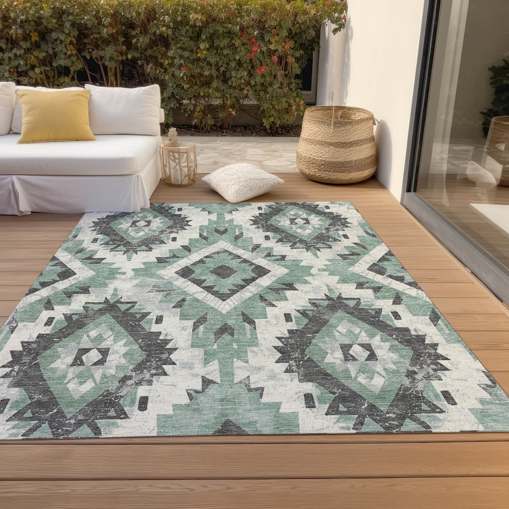 Machine Washable Indoor/Outdoor Chantille Seafoam 2'6" x 3'10" Rug. Picture 8