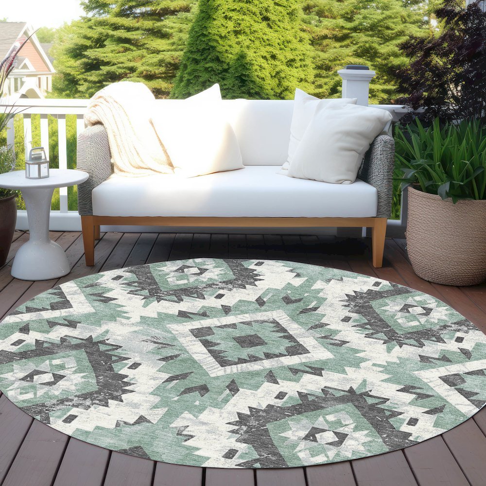 Machine Washable Indoor/Outdoor Chantille Seafoam 8' x 8' Round Rug. Picture 6