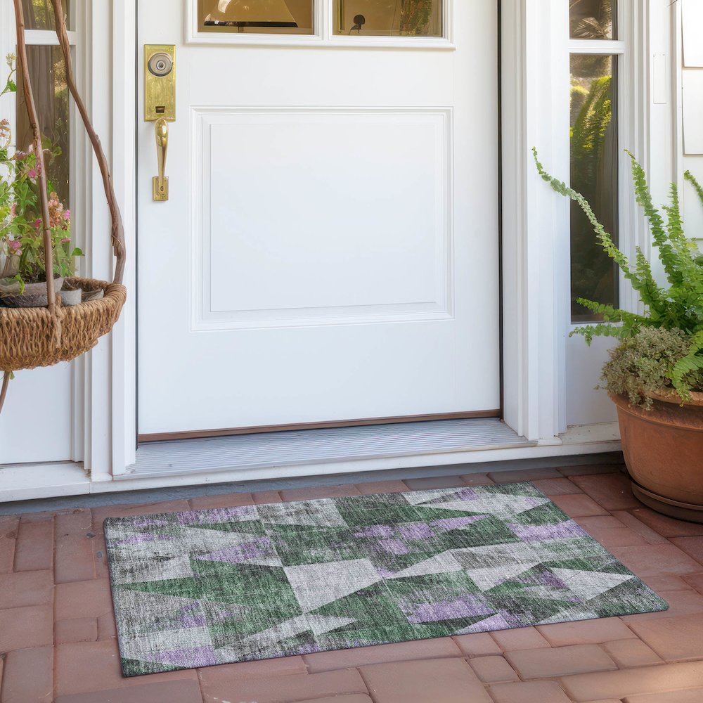Machine Washable Indoor/Outdoor Chantille Emerald 1'8" x 2'6" Rug. Picture 6