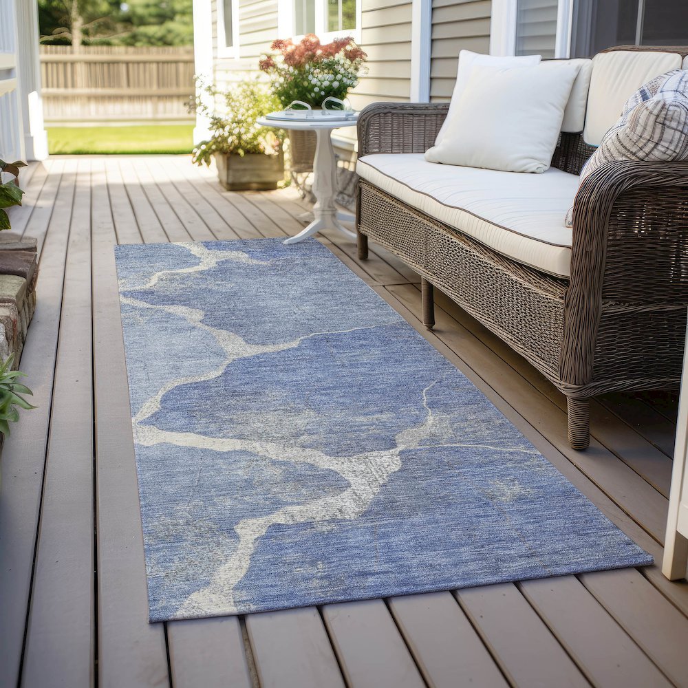 Machine Washable Indoor/Outdoor Chantille Denim 2'3" x 7'6" Runner Rug. Picture 6