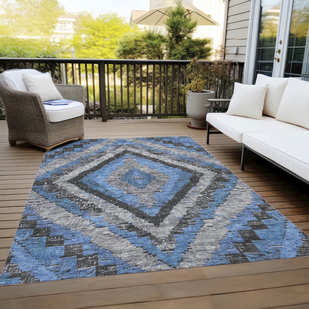 Machine Washable Indoor/Outdoor Chantille Blue 2'6" x 3'10" Rug. Picture 8