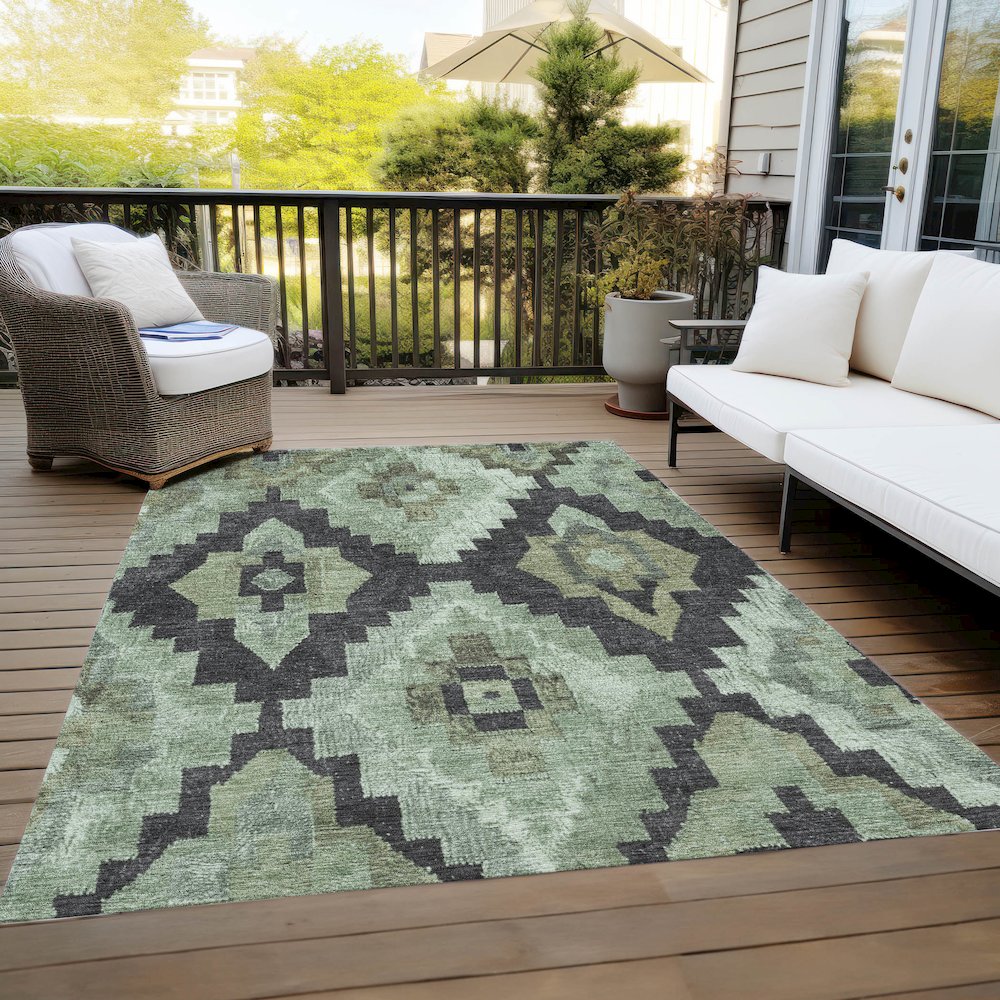 Machine Washable Indoor/Outdoor Chantille Aloe 2'6" x 3'10" Rug. Picture 8