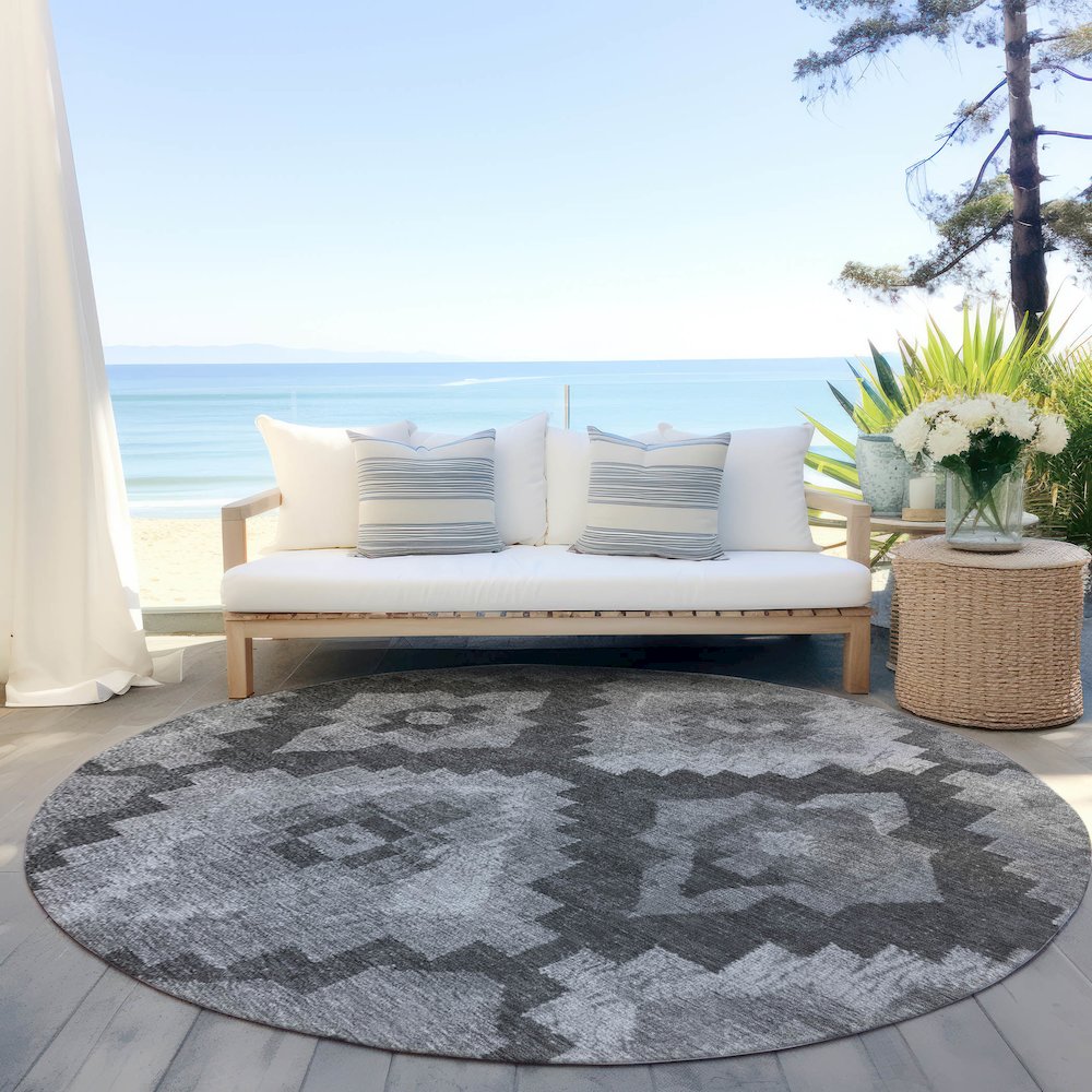 Machine Washable Indoor/Outdoor Chantille Gray 8' x 8' Round Rug. Picture 6