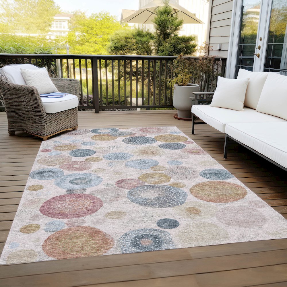 Machine Washable Indoor/Outdoor Chantille Blush 2'6" x 3'10" Rug. Picture 8