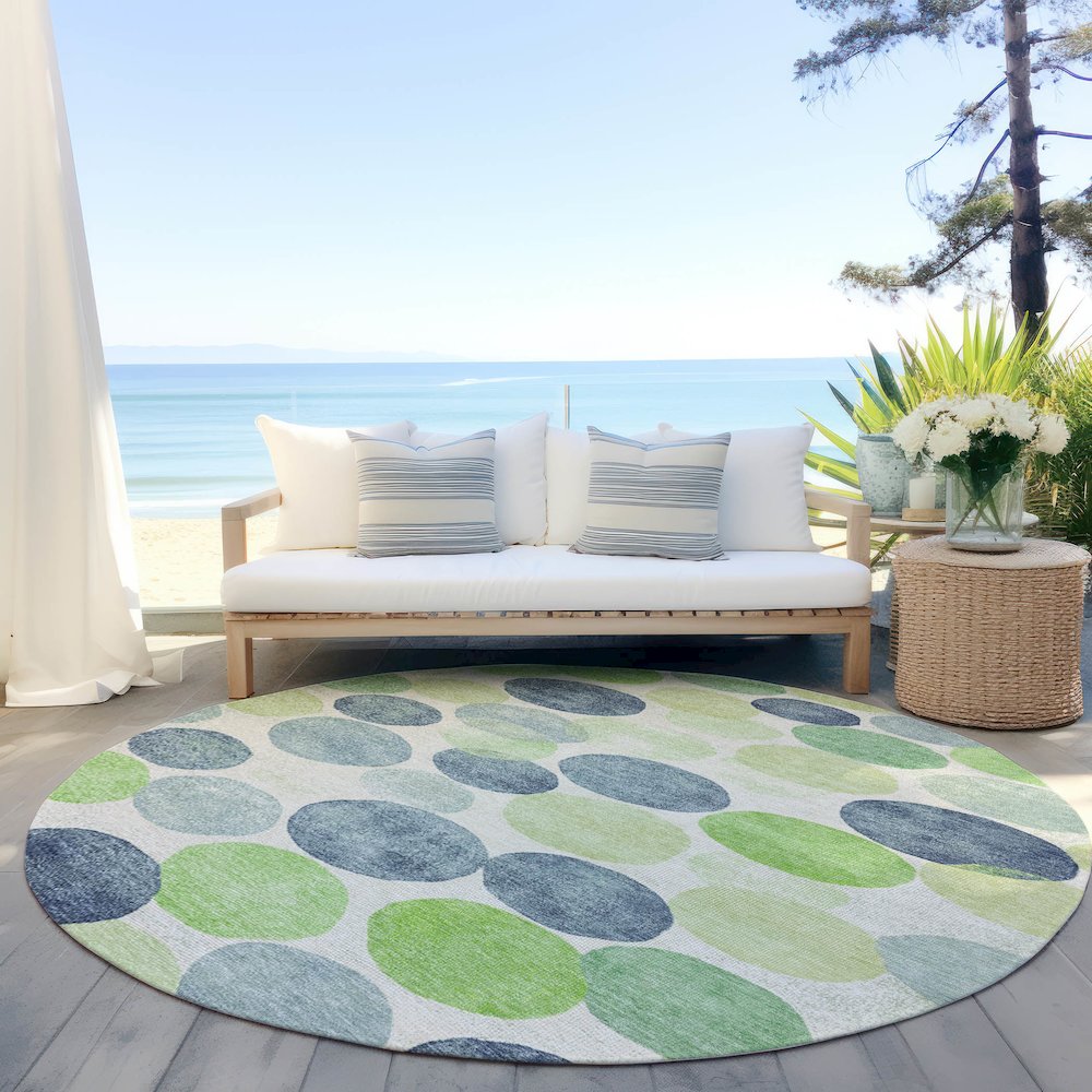 Machine Washable Indoor/Outdoor Chantille Navy 8' x 8' Round Rug. Picture 6