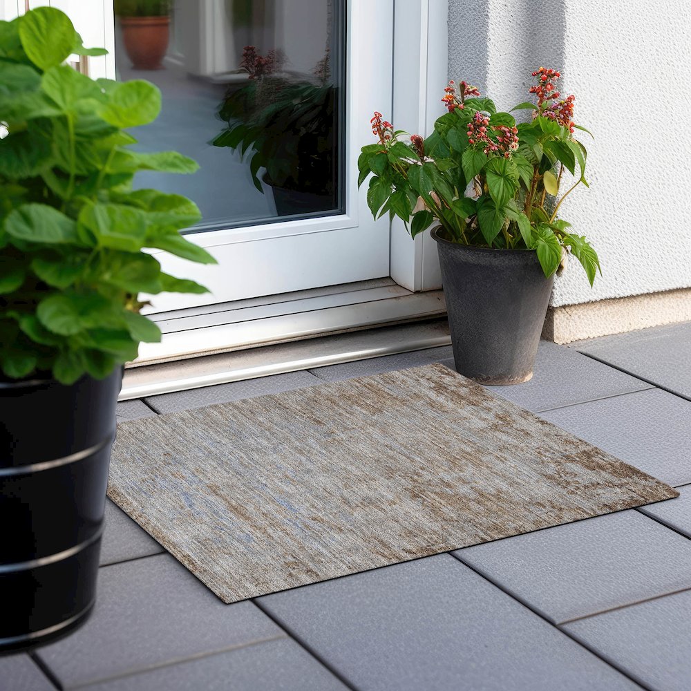 Machine Washable Indoor/Outdoor Chantille Taupe 1'8" x 2'6" Rug. Picture 6