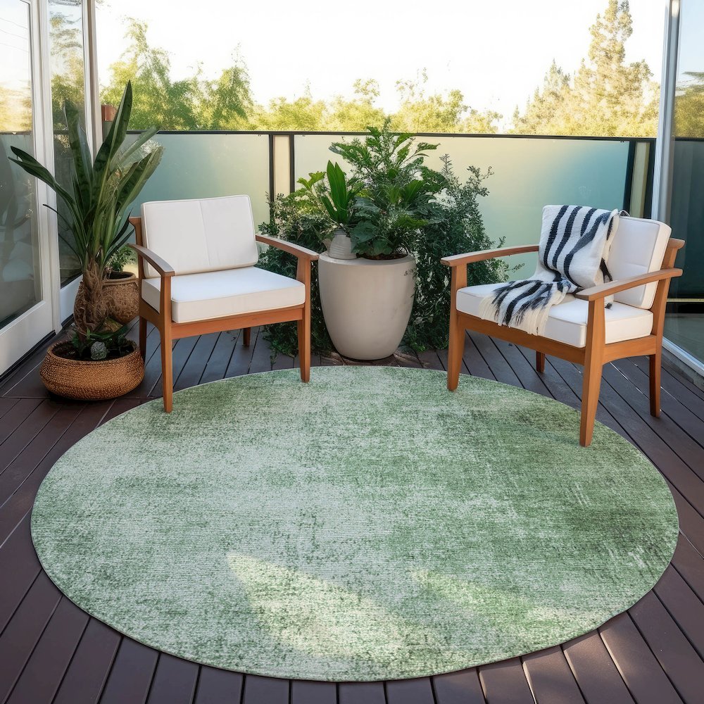 Machine Washable Indoor/Outdoor Chantille Green 8' x 8' Round Rug. Picture 6