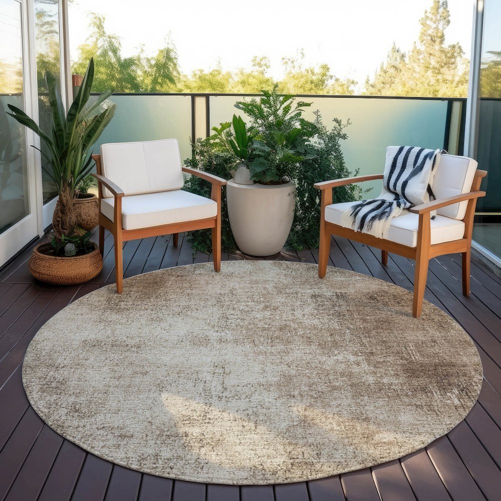 Machine Washable Indoor/Outdoor Chantille Taupe 8' x 8' Round Rug. Picture 6