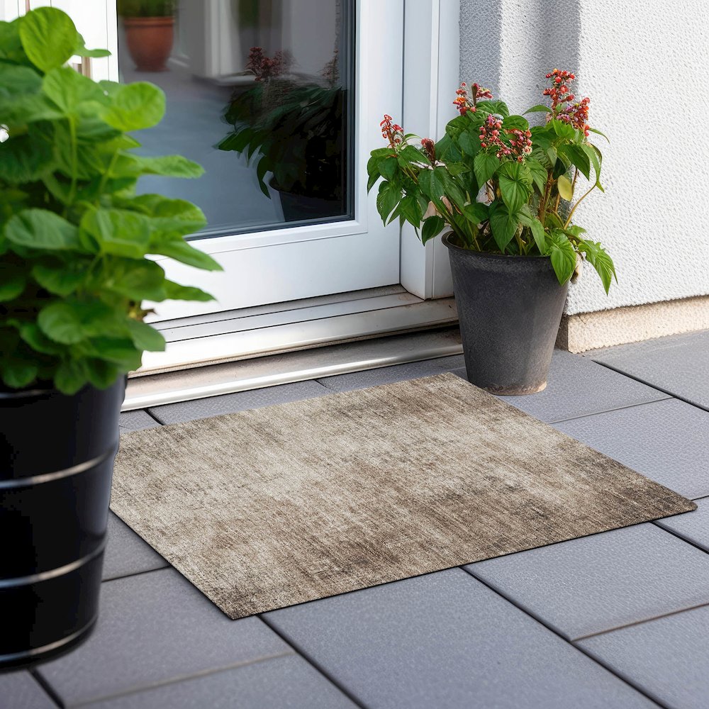 Machine Washable Indoor/Outdoor Chantille Taupe 1'8" x 2'6" Rug. Picture 6