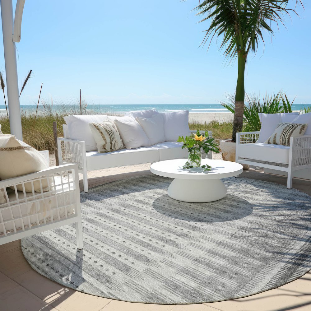 Machine Washable Indoor/Outdoor Chantille Gray 8' x 8' Round Rug. Picture 6