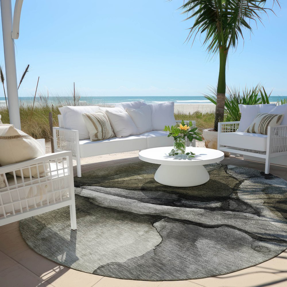 Machine Washable Indoor/Outdoor Chantille Gray 8' x 8' Round Rug. Picture 6