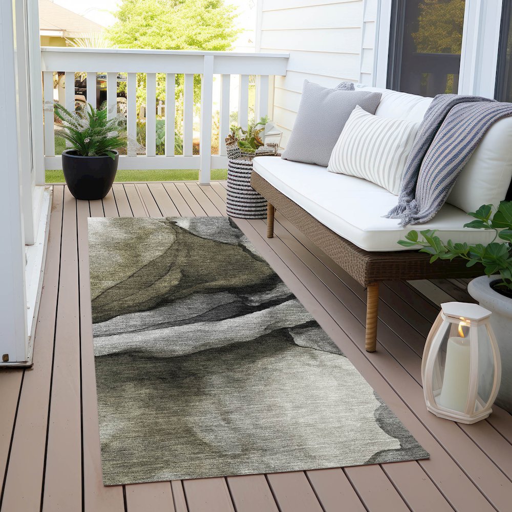 Machine Washable Indoor/Outdoor Chantille Gray 2'3" x 7'6" Runner Rug. Picture 6