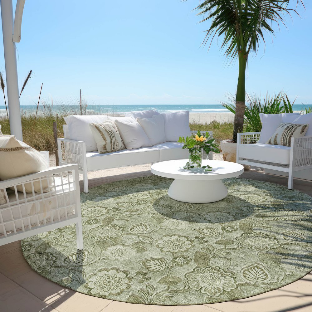 Machine Washable Indoor/Outdoor Chantille Aloe 8' x 8' Round Rug. Picture 6