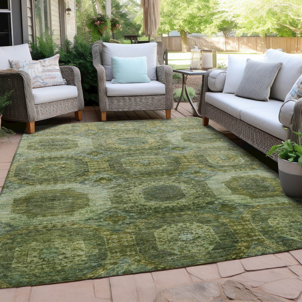 Machine Washable Indoor/Outdoor Chantille Aloe 2'6" x 3'10" Rug. Picture 7