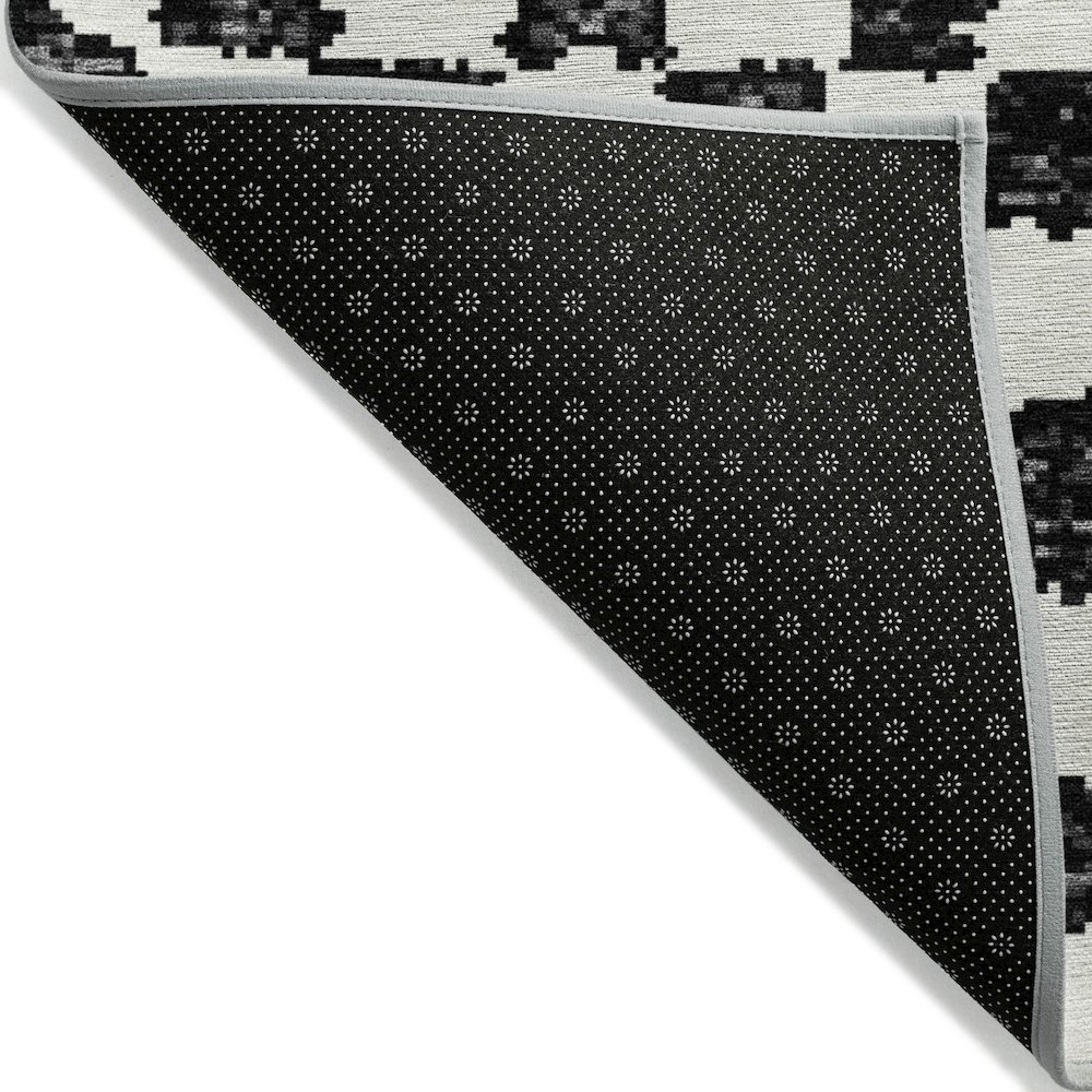 Machine Washable Indoor/Outdoor Chantille Black 1'8" x 2'6" Rug. Picture 2