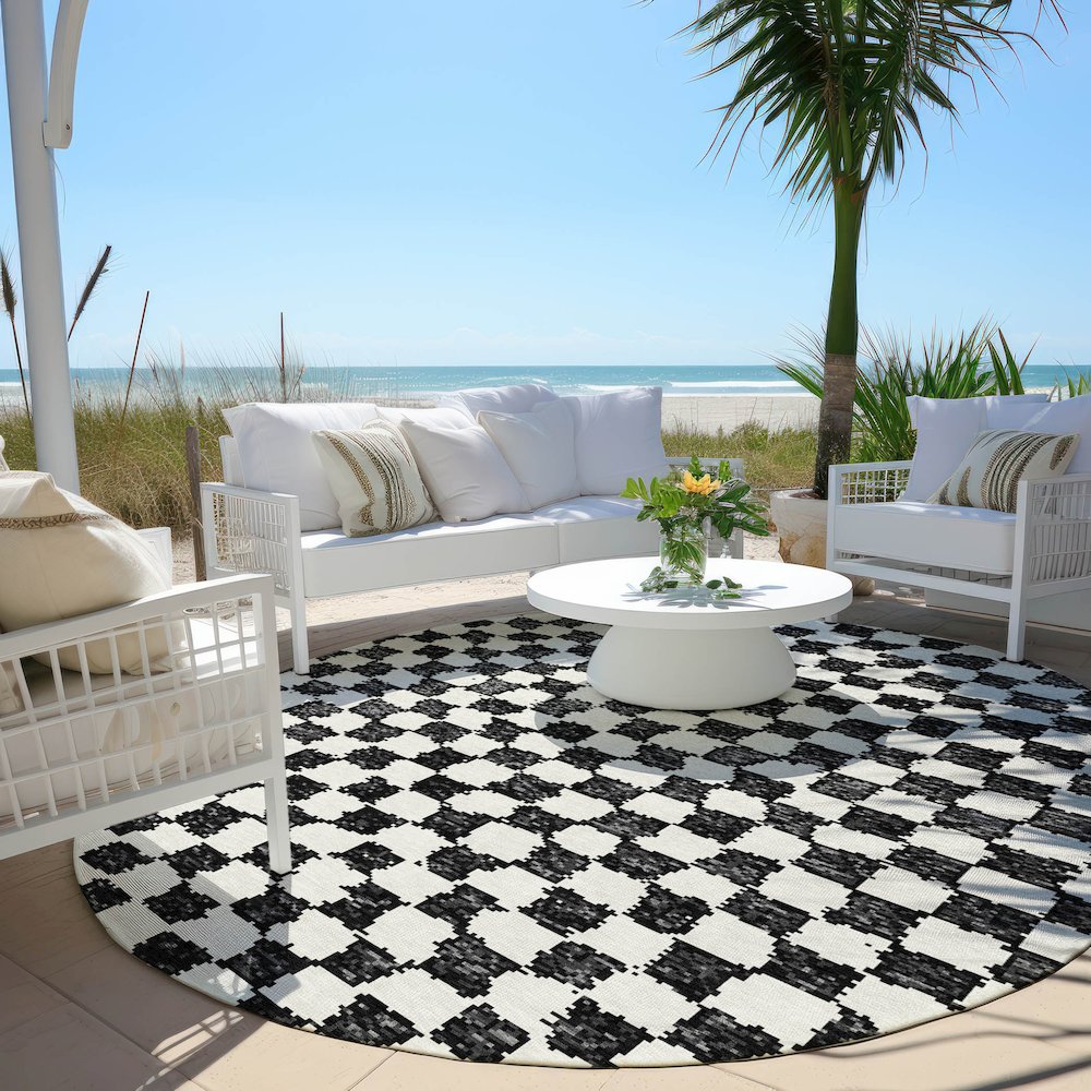 Machine Washable Indoor/Outdoor Chantille Black 8' x 8' Round Rug. Picture 6
