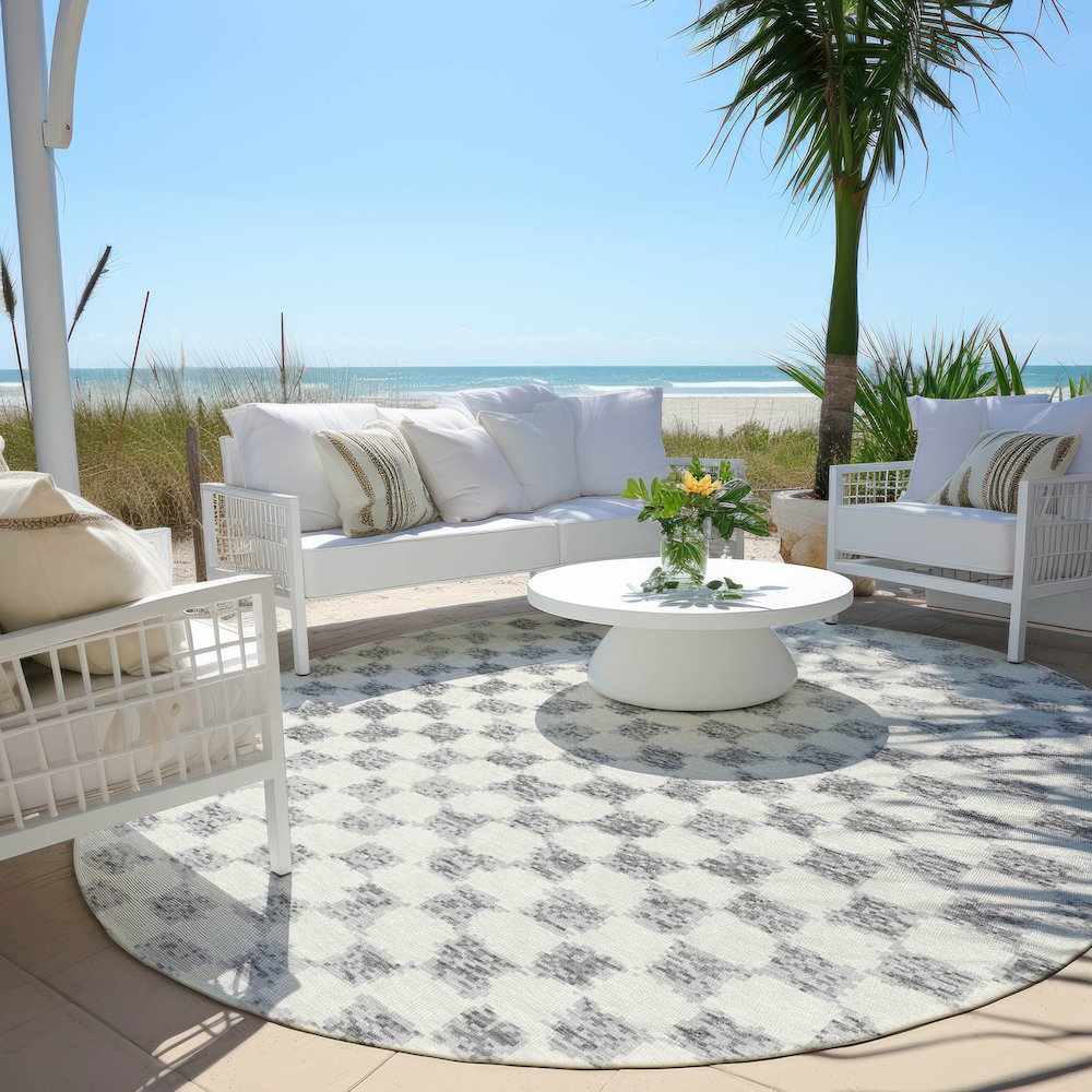 Machine Washable Indoor/Outdoor Chantille Gray 8' x 8' Round Rug. Picture 6